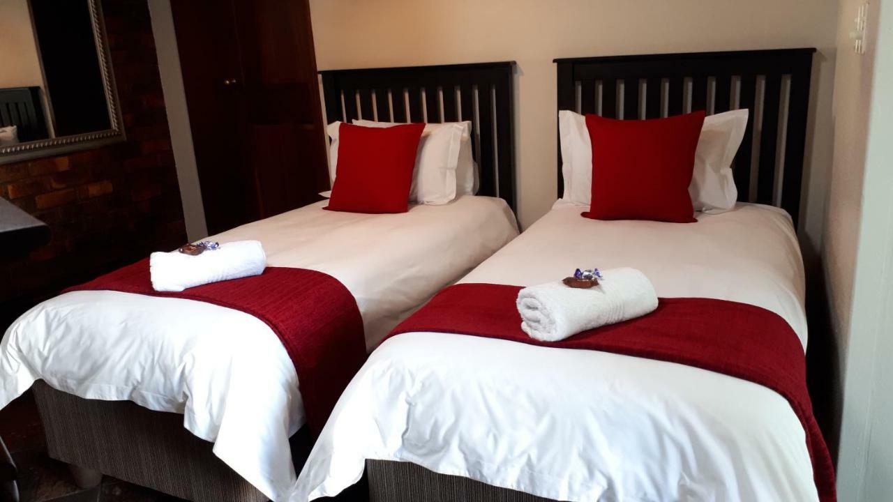 Blue Sea Guest House Іст-Лондон Екстер'єр фото