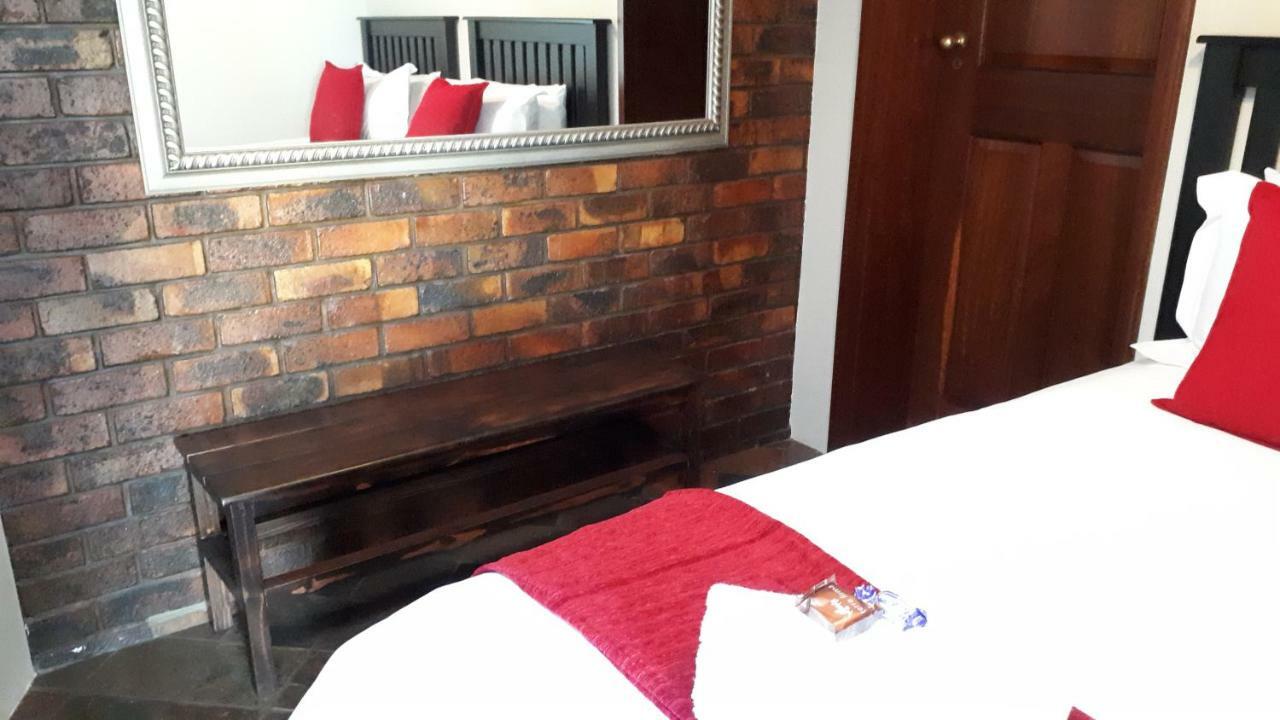Blue Sea Guest House Іст-Лондон Екстер'єр фото